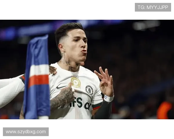 萨拉赫维尔茨先发 伊萨克出战利物浦客战埃弗顿